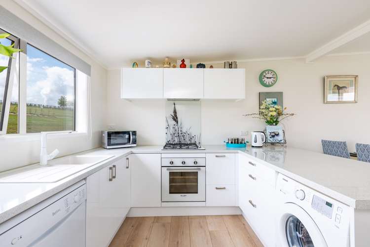 64 Brown Road Kaiwaka_13