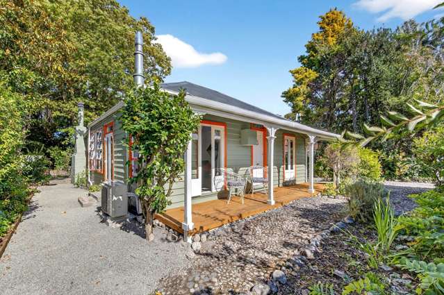 Beautifully Restored Greytown Settler Cottage