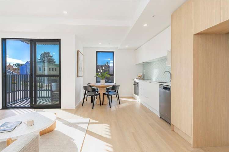 106/2B Te Ara Taurapa Point Chevalier_6