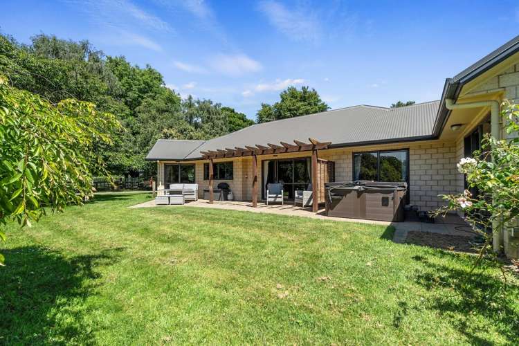 3714 Cambridge Road Leamington_18