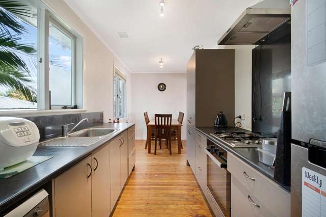 18 Sherwood Avenue Te Atatu South_1