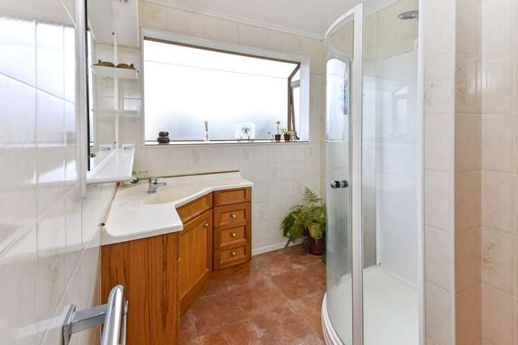 22 Mcquarrie Avenue Wattle Downs_16