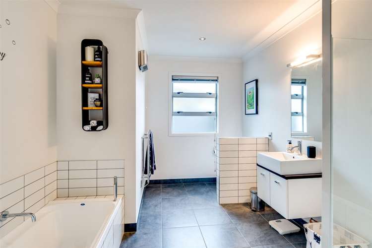 18 Palliser Place Poraiti_9