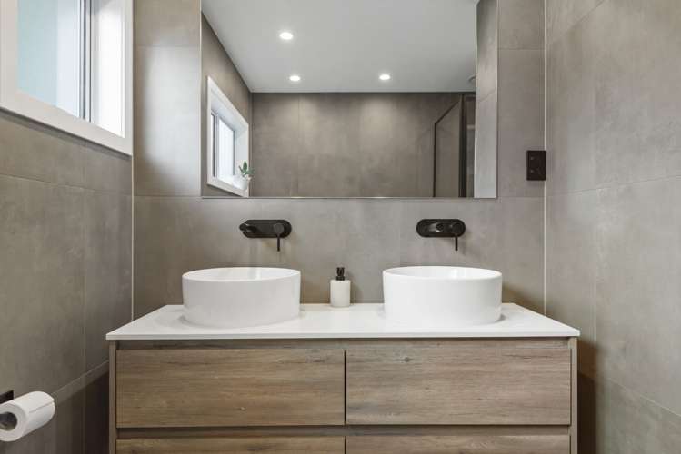 1/24 John Downs Drive Browns Bay_11