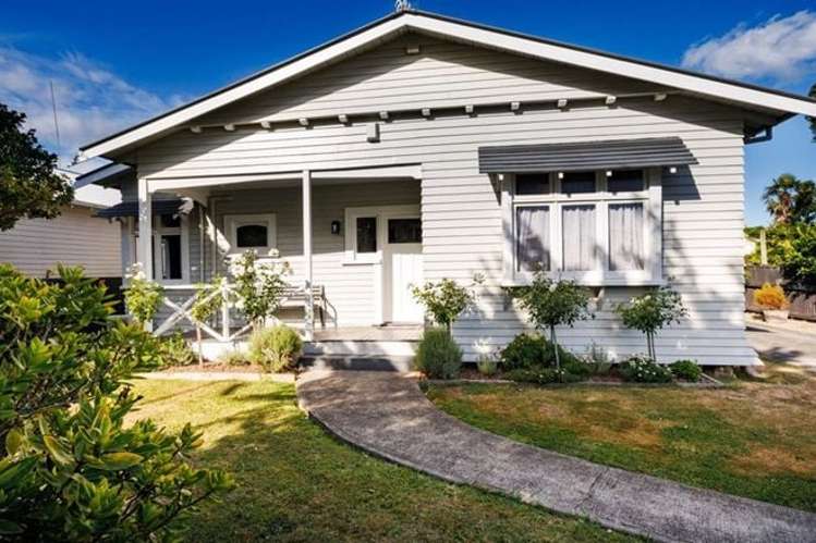 8 Burns Avenue_0