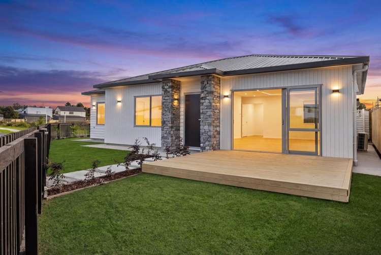 44 Furlough Road Opaheke_23
