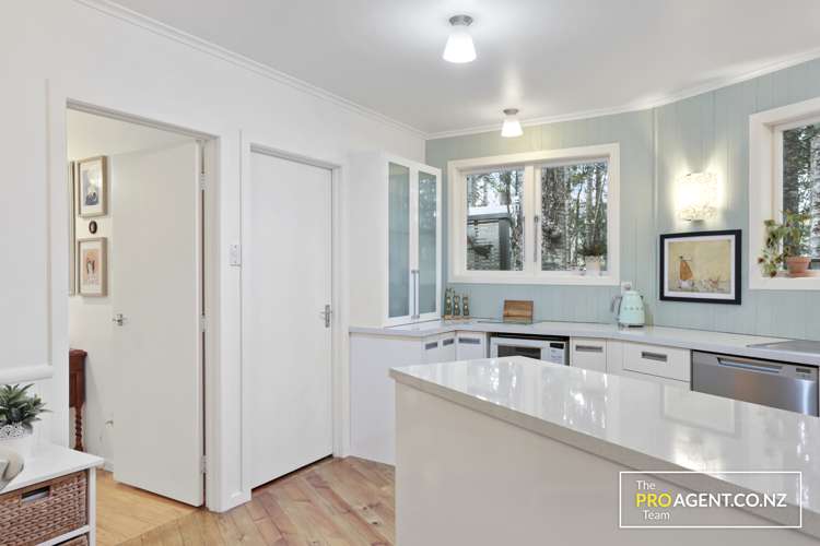 502 Huia Road Laingholm_18