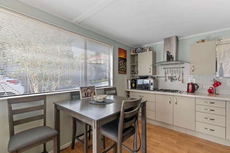 2/115 Beach Road Pahurehure_10