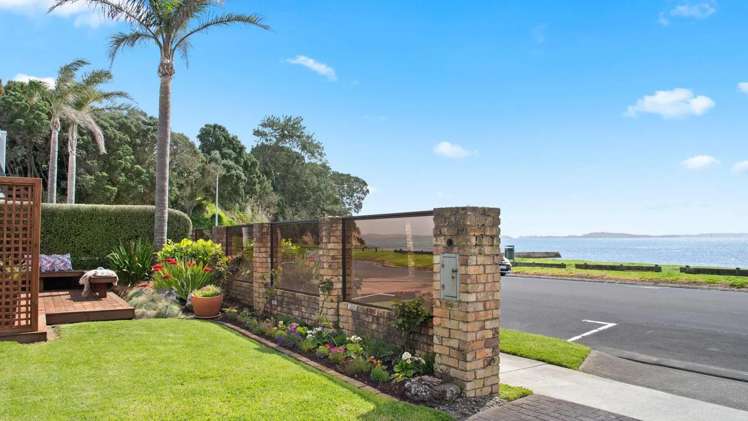 2a The Esplanade Castor Bay_2