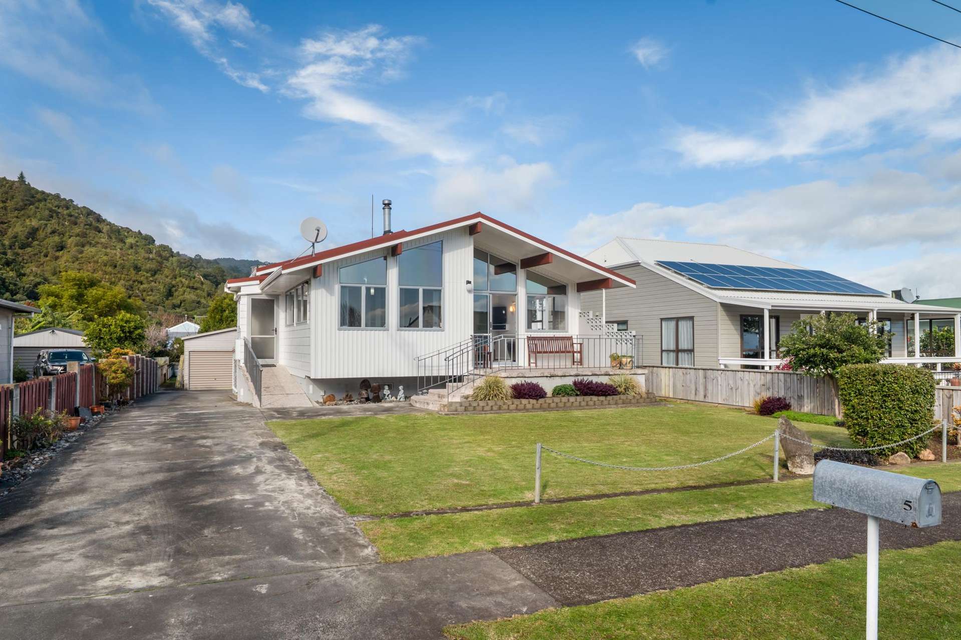 5 West Crescent Te Puru_0