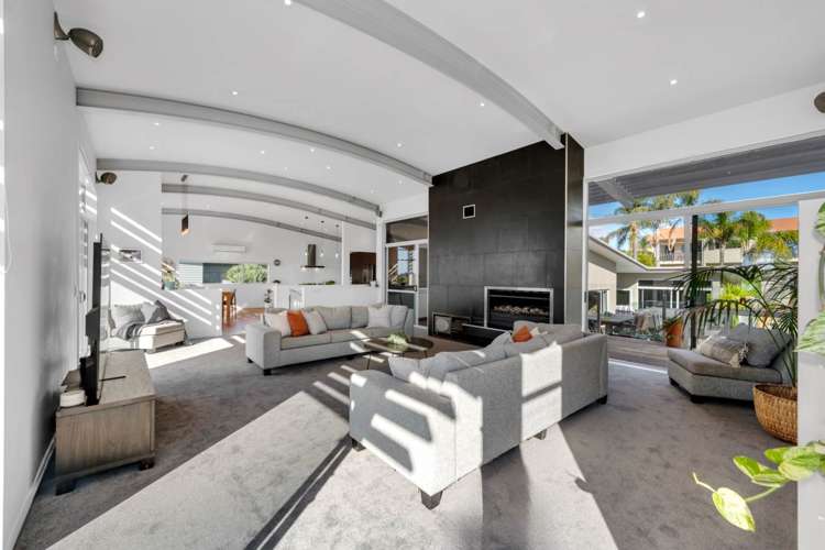 8 Intrepid Crescent Beachlands_18