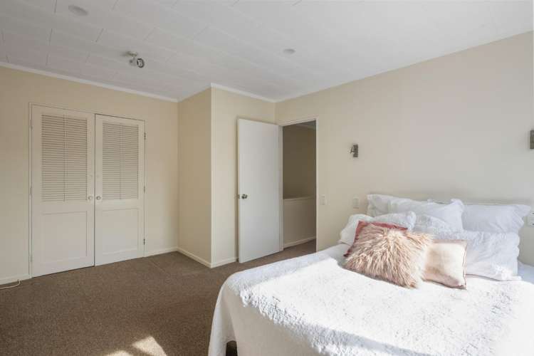 40 Akaroa Drive Maupuia_14