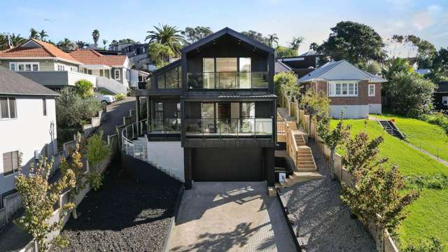 Luxury Living ~ Premium location