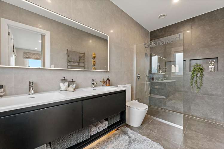 61 Pitoitoi Drive Riverhead_11