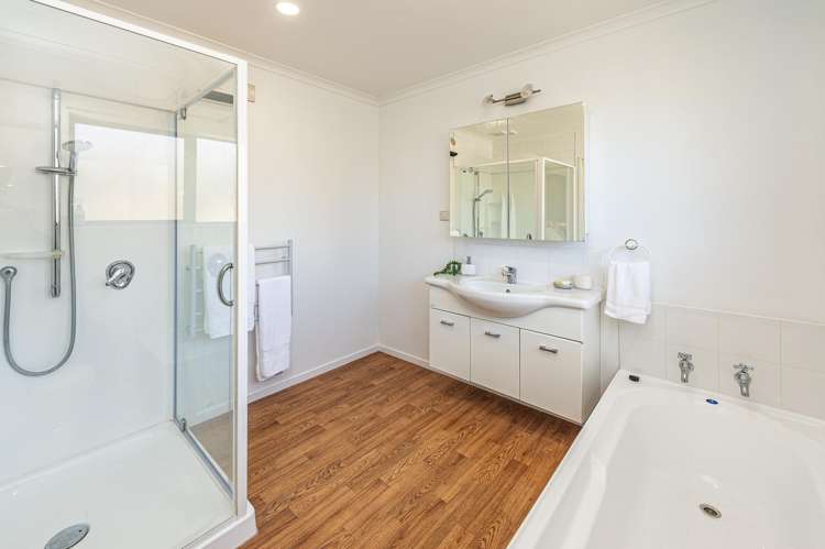 7 Sandy Lane Otamatea_13