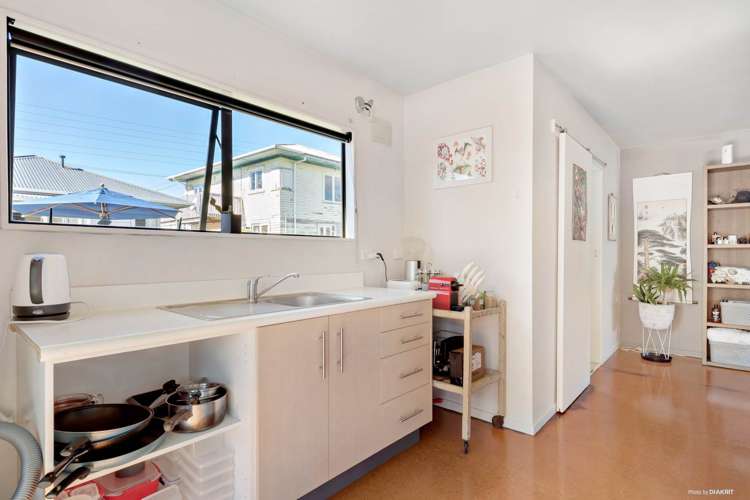 6 Preston Avenue Belmont_12