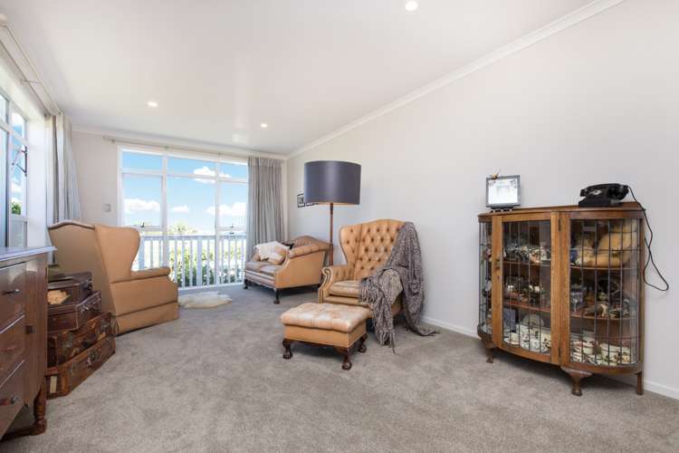 8 Ridge View Crescent Pukekohe_15