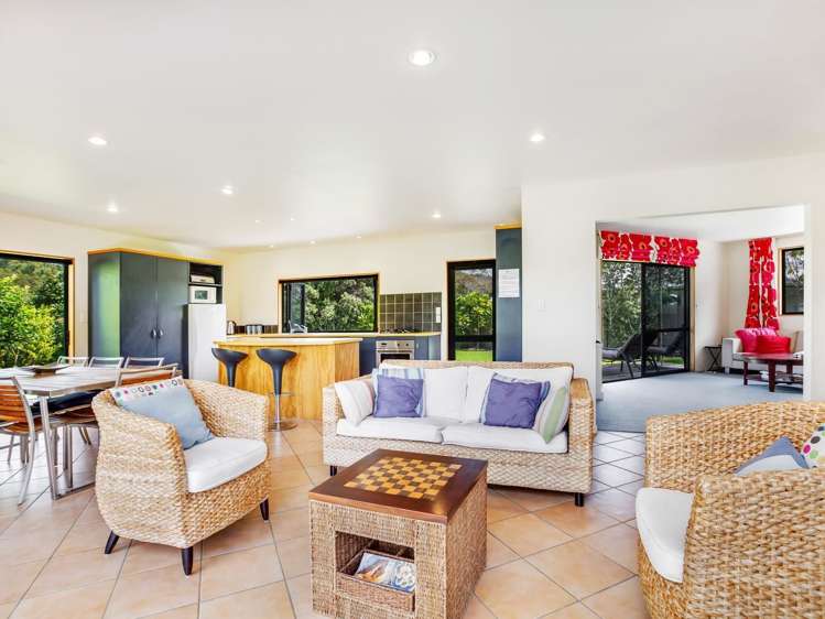 19 Clements Road Matapouri_2