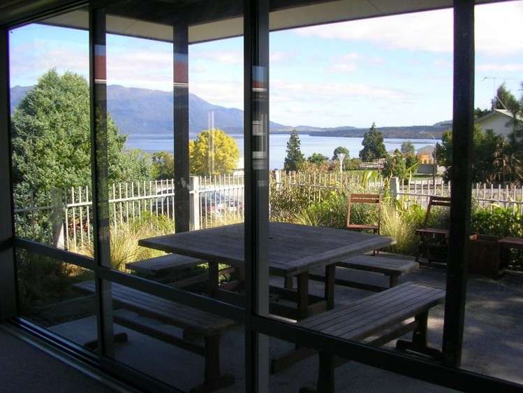 2185 Arnold Valley Road Moana_9