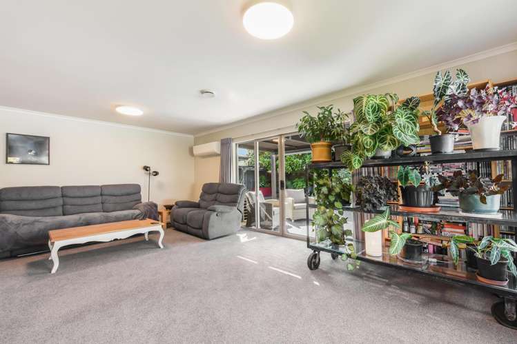 2 Heritage Crescent Richmond_12