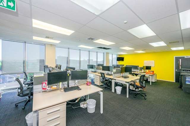 2/527B Rosebank Road Avondale_4