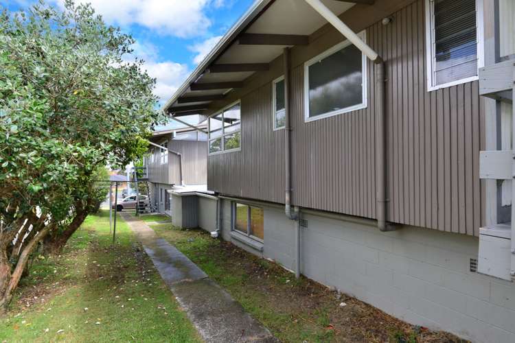196 Edmonton Road Te Atatu South_20