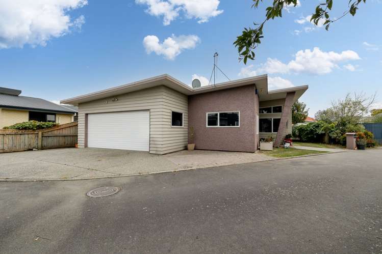 2 Northbrook Court_0