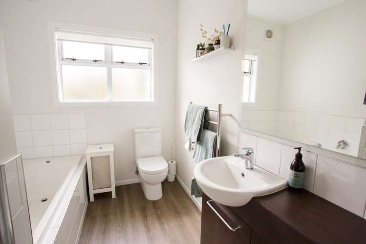 2 Berwick Grove Seatoun_6