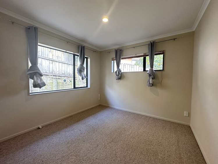 13 Brunswick Rise Mangere_11