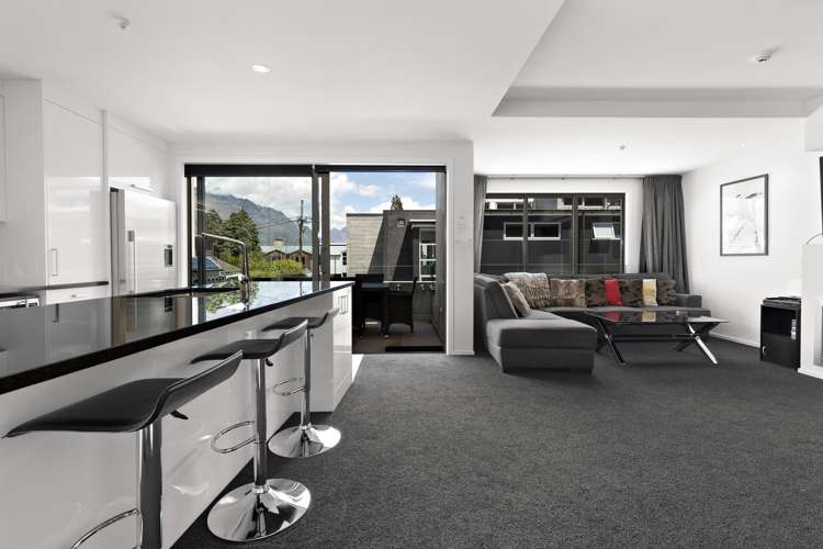3/15 Melbourne Street Queenstown_11