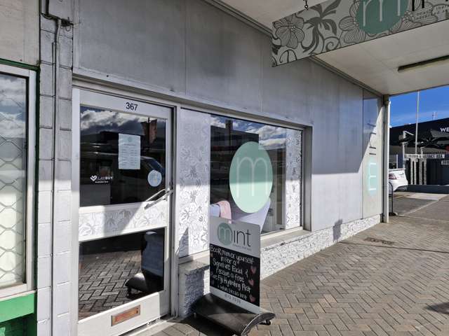 CBD shop available to lease