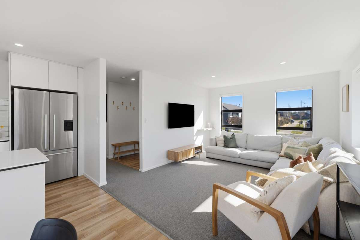 10 Helicon Street_2
