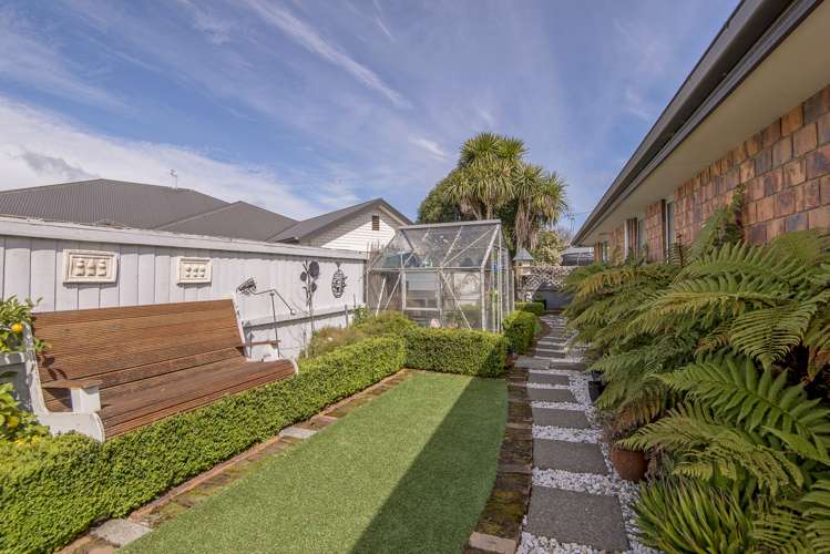 264 Southfield Drive Lincoln_19