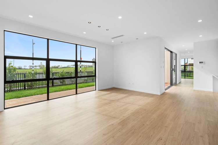 2 Murray Grey Lane Karaka_13