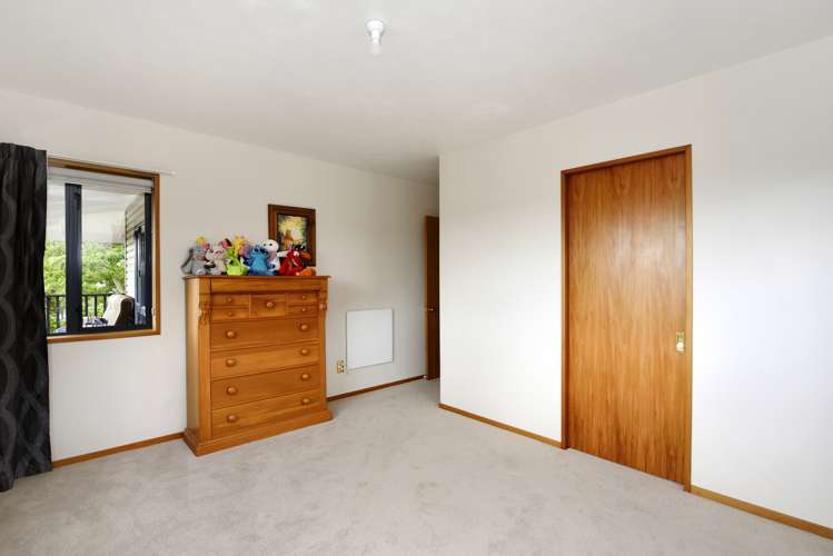 35 Olympus Way Richmond_19