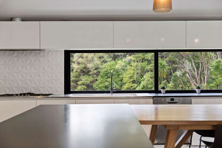 166 Godley Road Titirangi_9