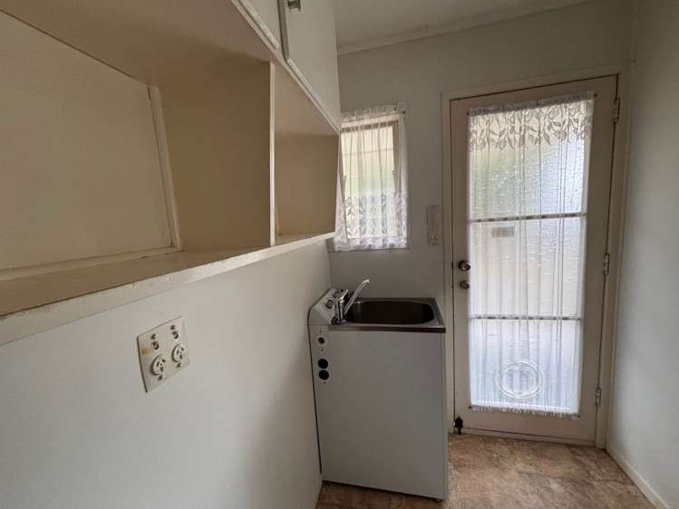 5B Hedge Row Sunnyhills_17