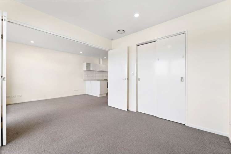 D10/60 Masons Road Oteha_8