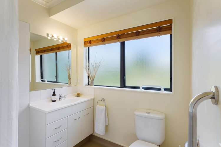 47 Rutherford Drive Waikanae Beach_11