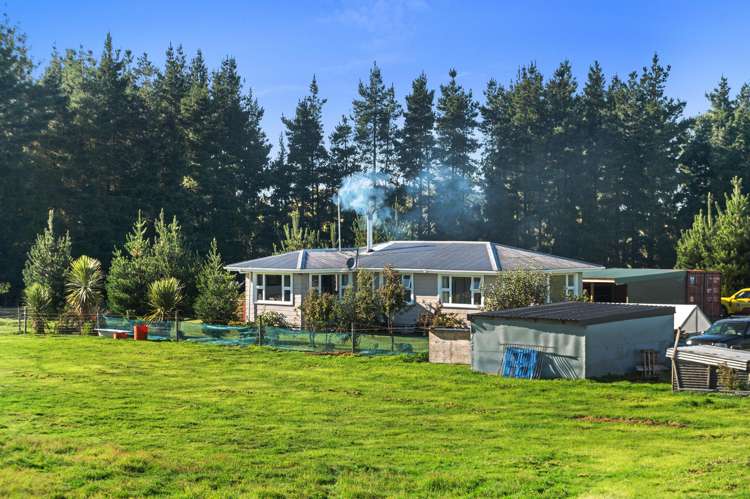 374 Riverside Road_2