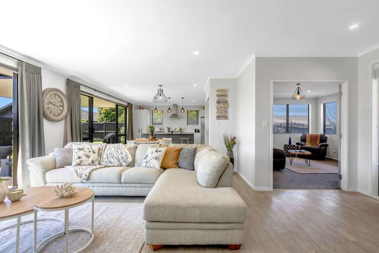 6 Tavarnya Way Patumahoe_14