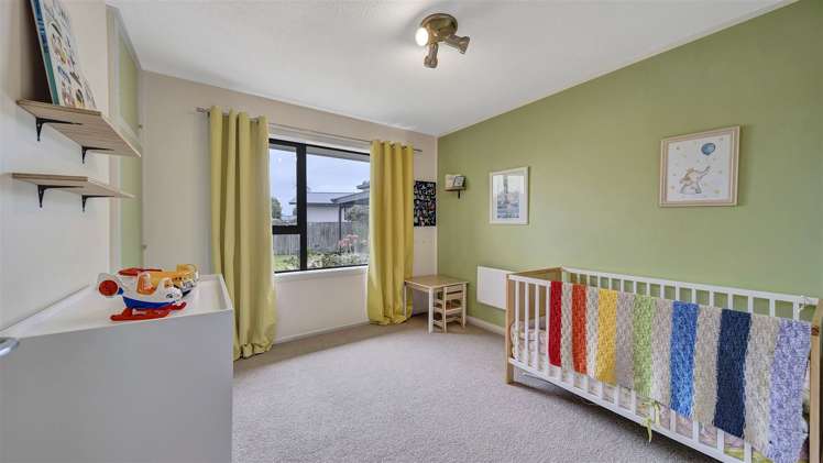 35 Avro Crescent Hornby_8