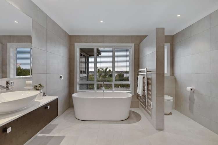 13 Milano Boulevard Karaka_18