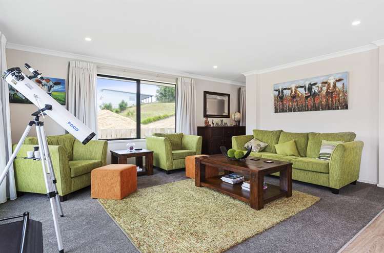 2 Raptor Way Welcome Bay_12