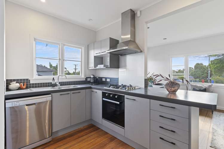 23 Forest Hill Road Henderson_16