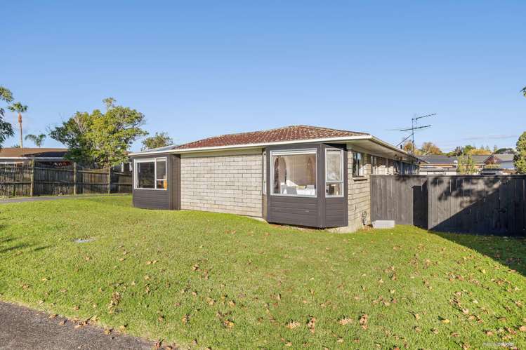 1/17 Hedge Row Sunnyhills_15