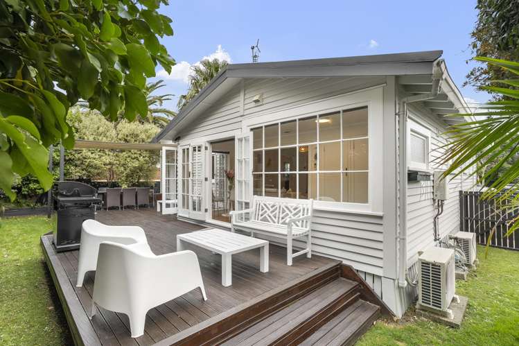 2/3 Haig Avenue Three Kings_12
