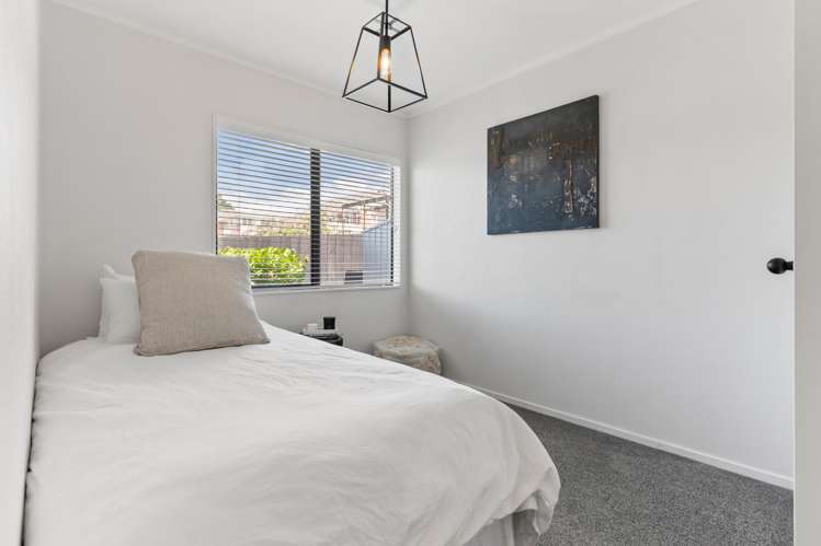 1/24 Golf Road New Lynn_13