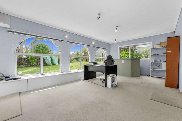 4 Seakens Way Glen Eden_9