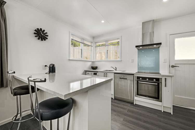 16 Rintoul Grove Stokes Valley_8